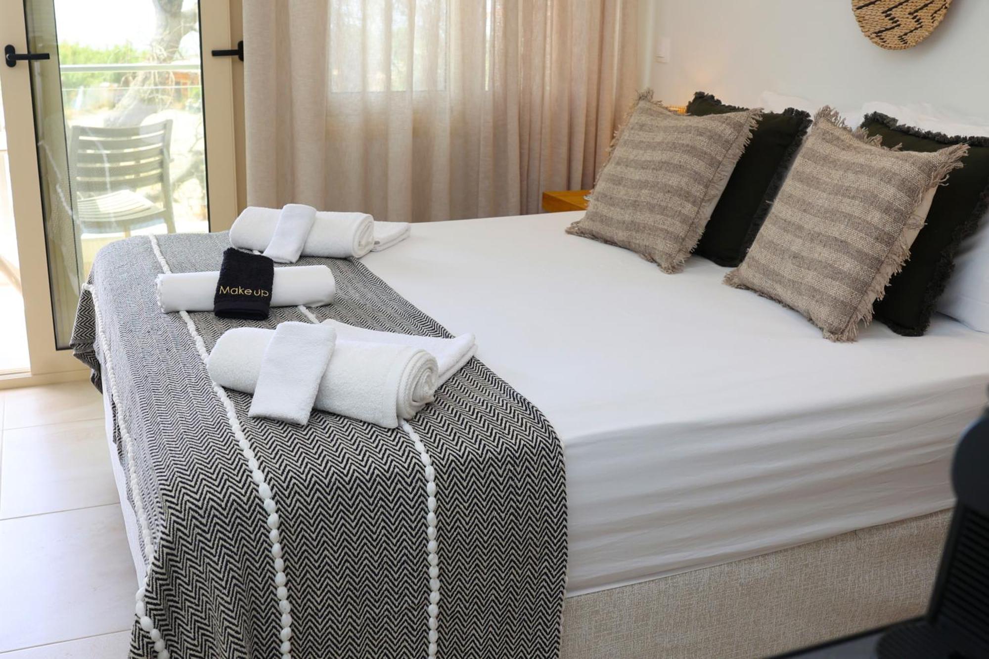 Ocean View Studios And Luxury Rooms Plomari Zewnętrze zdjęcie